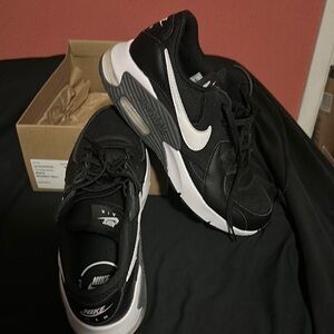 NIB Nike Air Max Black and White Sneakers Brand New!